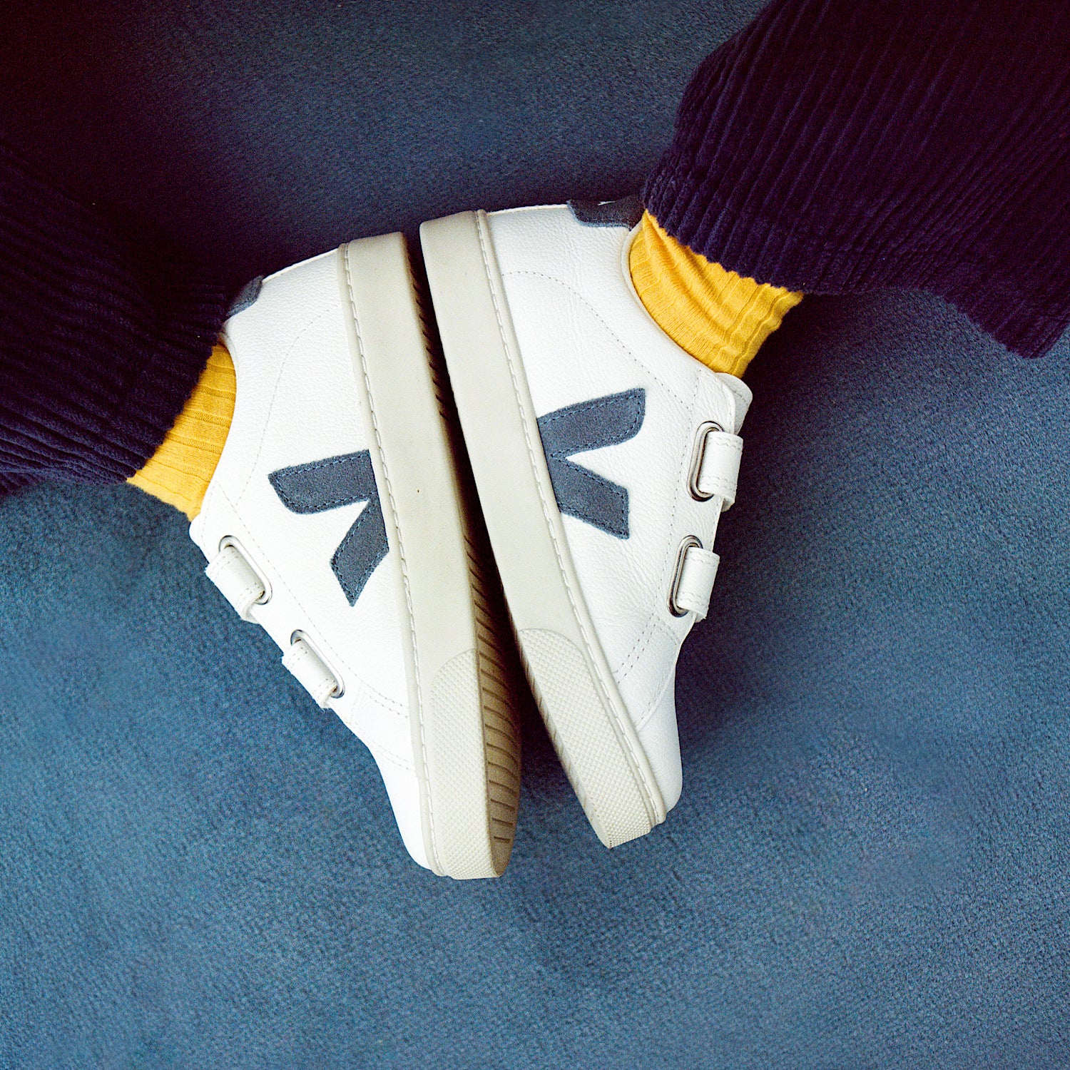 ESPLAR LEATHER WHITE CALIFORNIA - VEJA NEAR ME