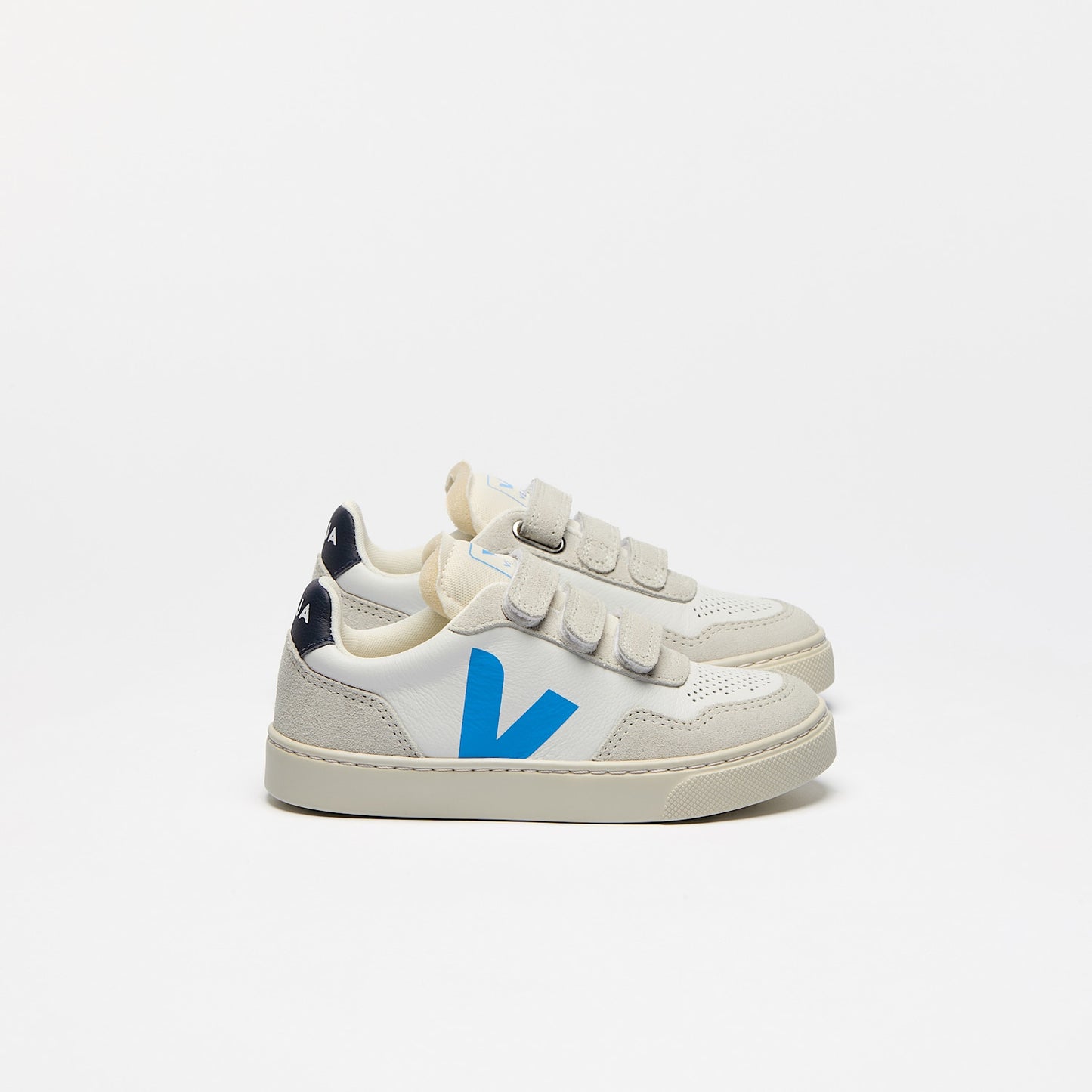 V-90 LEATHER WHITE EGEE - VEJA FOR SALE