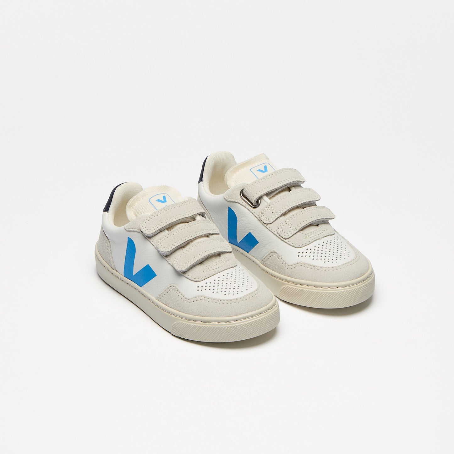 V-90 LEATHER WHITE EGEE - VEJA FOR SALE