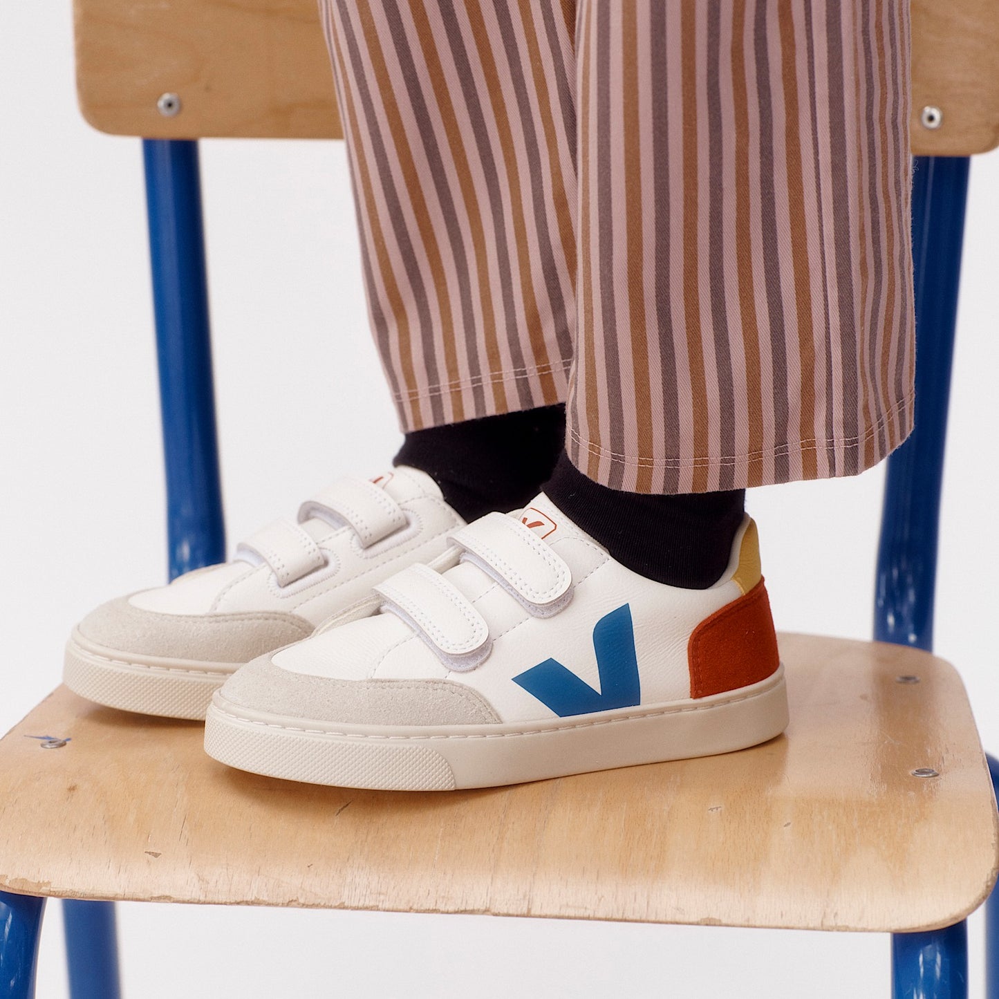 V-12 LEATHER WHITE MULTICO PEPPER - VEJA NEAR ME