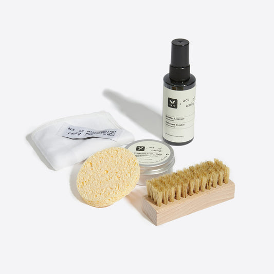 SNEAKER CARE KIT VEJA X ACT OF CARING - VEJA ON SALE