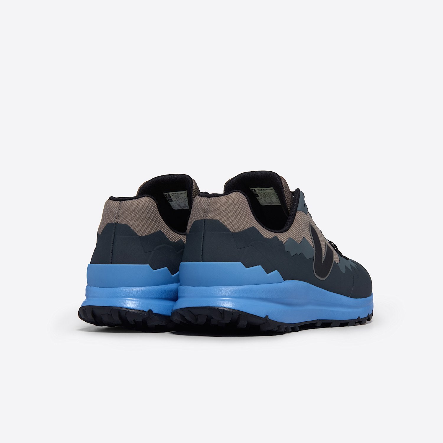 FITZ ROY TREK-SHELL BASALTE BLACK CELESTE - VEJA ON SALE